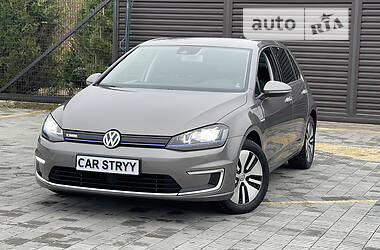 Хетчбек Volkswagen e-Golf 2015 в Стрию