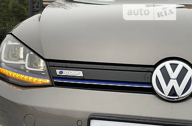 Хетчбек Volkswagen e-Golf 2015 в Стрию