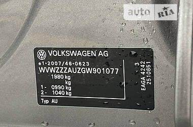 Хетчбек Volkswagen e-Golf 2015 в Стрию