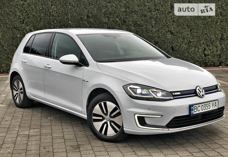 Хэтчбек Volkswagen e-Golf 2017 в 