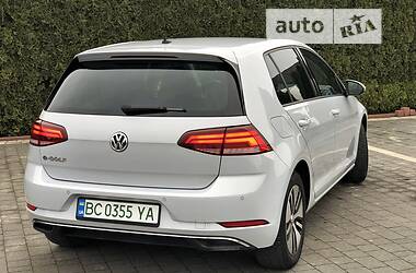 Хэтчбек Volkswagen e-Golf 2017 в 