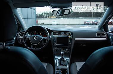 Хэтчбек Volkswagen e-Golf 2016 в 