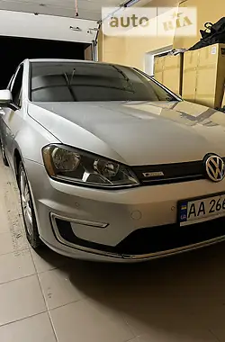 Volkswagen e-Golf 2015
