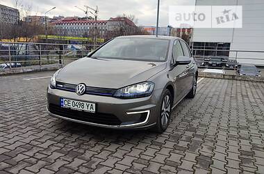 Хетчбек Volkswagen e-Golf 2015 в Чернівцях