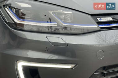 Хэтчбек Volkswagen e-Golf 2018 в 