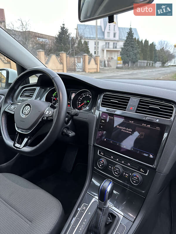 Хетчбек Volkswagen e-Golf 2018 в Мукачевому