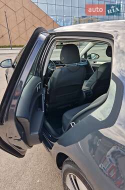 Хэтчбек Volkswagen e-Golf 2017 в 