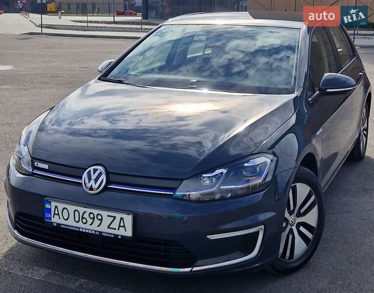 Хэтчбек Volkswagen e-Golf 2017 в 