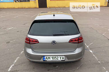 Хэтчбек Volkswagen e-Golf 2015 в Житомире