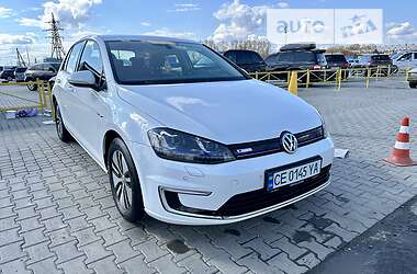 Хетчбек Volkswagen e-Golf 2016 в Чернівцях