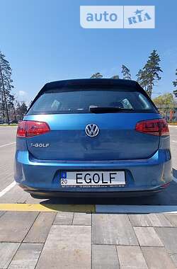 Хэтчбек Volkswagen e-Golf 2016 в Киеве