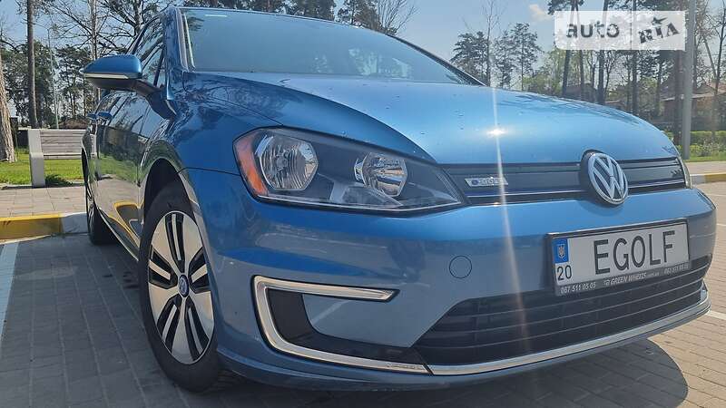 Хэтчбек Volkswagen e-Golf 2016 в Киеве