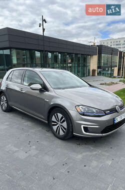 Хэтчбек Volkswagen e-Golf 2015 в Городке