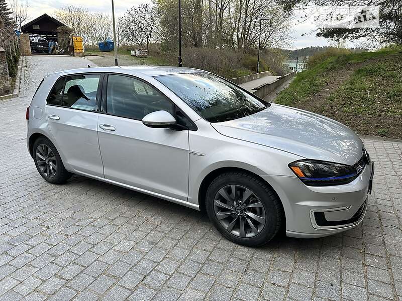 Хэтчбек Volkswagen e-Golf 2016 в Львове