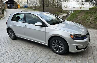 Хетчбек Volkswagen e-Golf 2016 в 