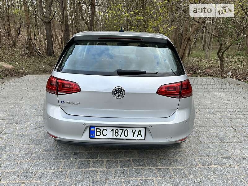 Хэтчбек Volkswagen e-Golf 2016 в Львове