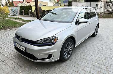 Хетчбек Volkswagen e-Golf 2016 в 