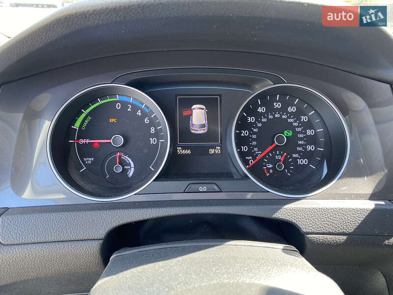 Хэтчбек Volkswagen e-Golf 2016 в Тернополе фото 17 Хэтчбек Volkswagen e-Golf 2016 в Тернополе