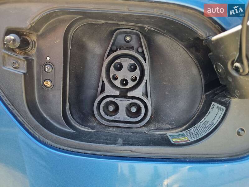 Хетчбек Volkswagen e-Golf 2016 в Києві