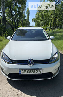 Volkswagen e-Golf 2016