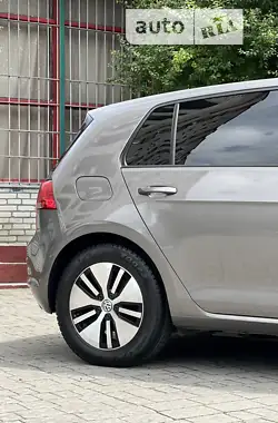 Volkswagen e-Golf 2016