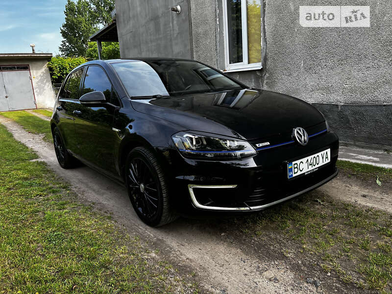 Хэтчбек Volkswagen e-Golf 2015 в Львове