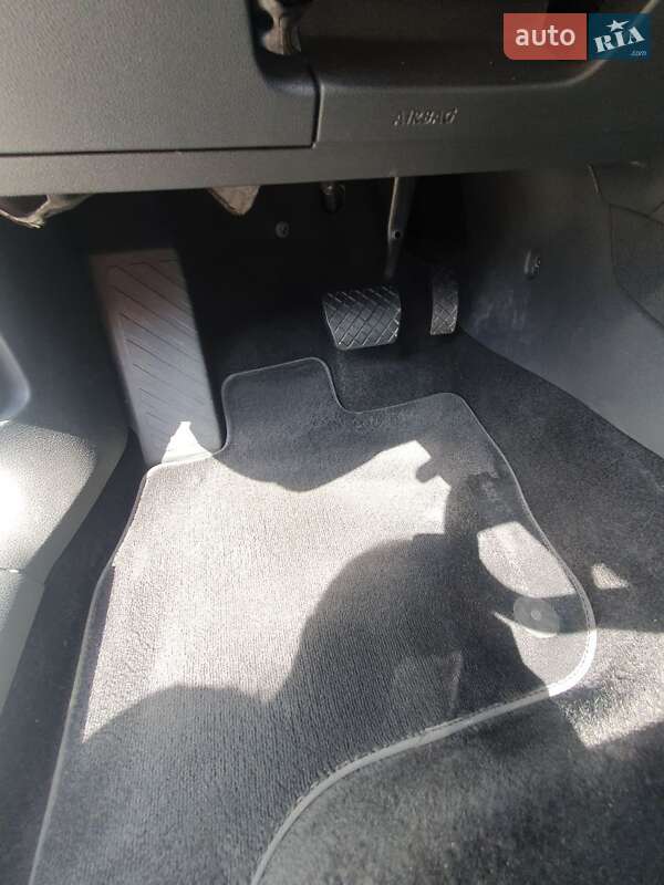 Хэтчбек Volkswagen e-Golf 2018 в Стрые фото 27 Хэтчбек Volkswagen e-Golf 2018 в Стрые