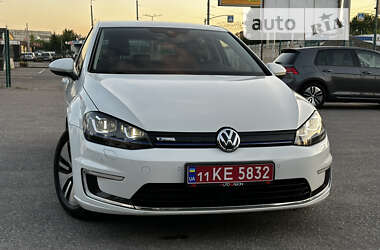 Хетчбек Volkswagen e-Golf 2016 в 
