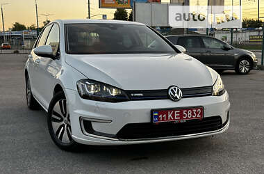 Хетчбек Volkswagen e-Golf 2016 в 