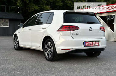 Хетчбек Volkswagen e-Golf 2016 в 