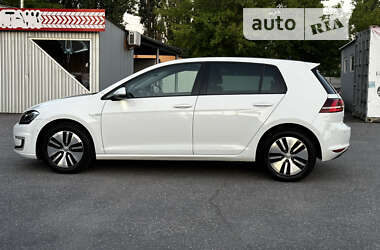 Хетчбек Volkswagen e-Golf 2016 в 