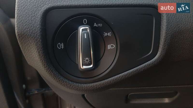 Хэтчбек Volkswagen e-Golf 2015 в Киеве