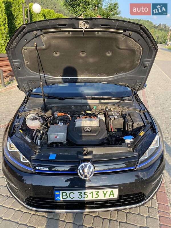 Хэтчбек Volkswagen e-Golf 2015 в Старом Самборе