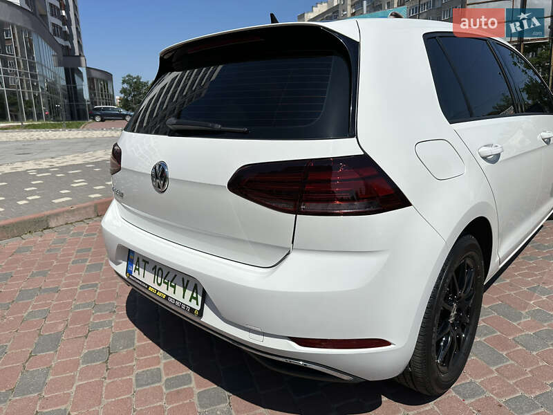 Хетчбек Volkswagen e-Golf 2017 в Івано-Франківську фото 22 Хетчбек Volkswagen e-Golf 2017 в Івано-Франківську