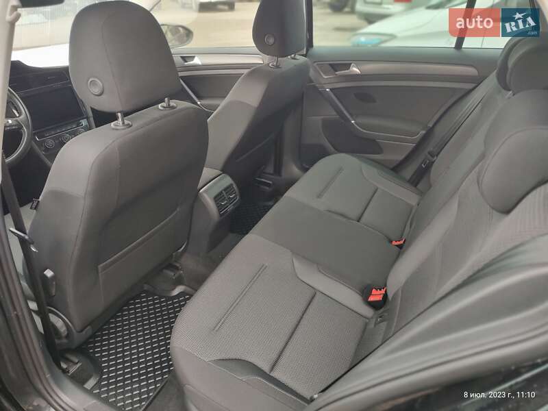 Хетчбек Volkswagen e-Golf 2020 в Черкасах