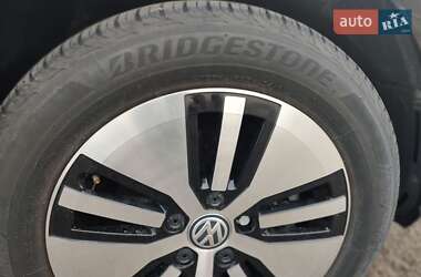 Хетчбек Volkswagen e-Golf 2020 в 