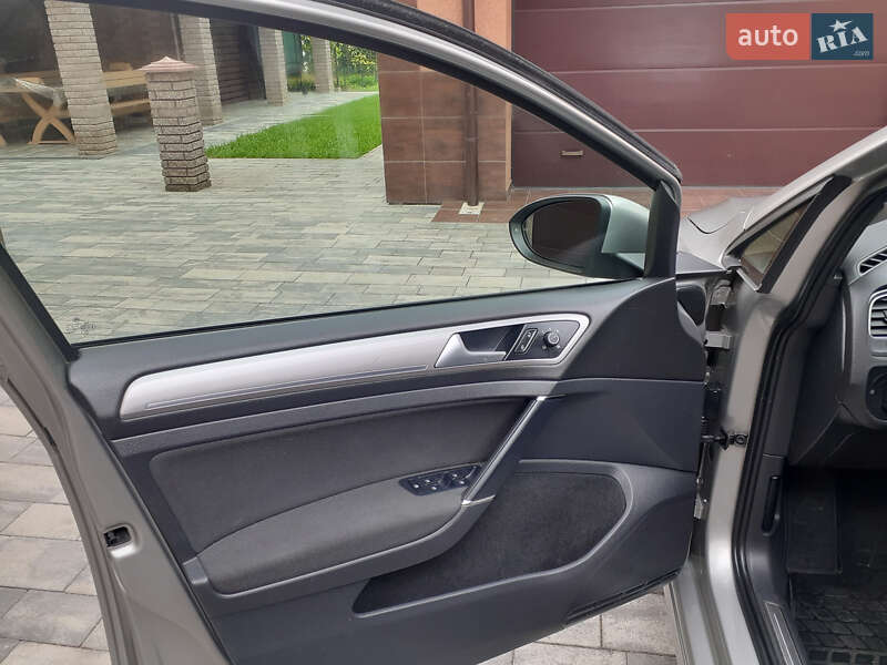 Хетчбек Volkswagen e-Golf 2014 в Мукачевому