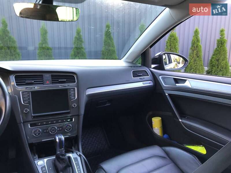 Хетчбек Volkswagen e-Golf 2016 в Вінниці