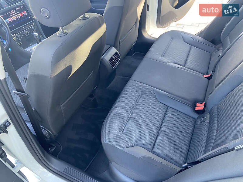 Хетчбек Volkswagen e-Golf 2019 в Миколаєві