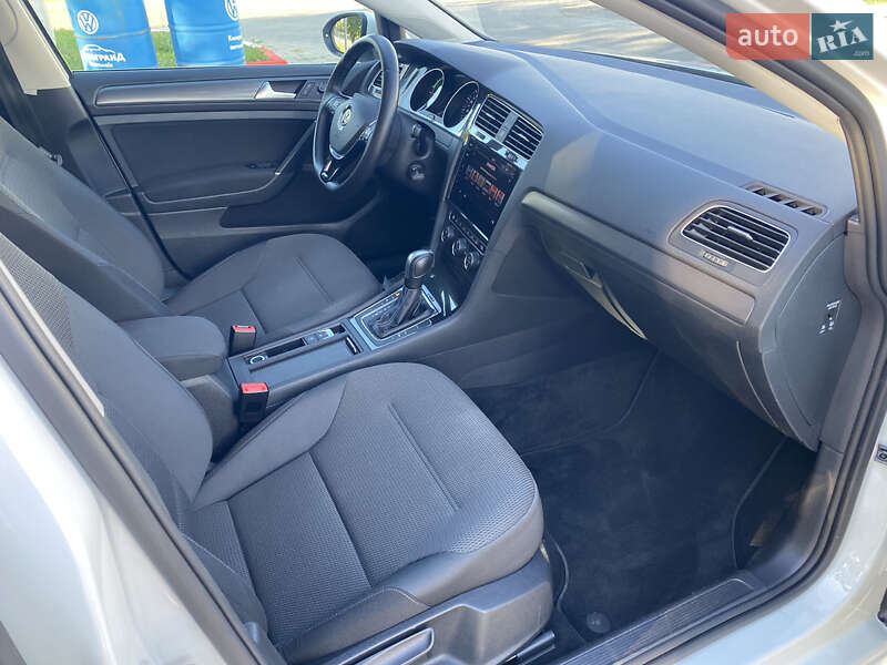 Хетчбек Volkswagen e-Golf 2019 в Миколаєві