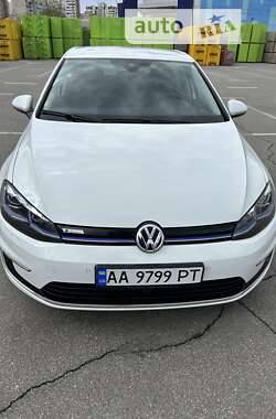 Хэтчбек Volkswagen e-Golf 2018 в Киеве