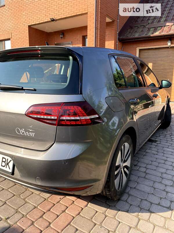Хэтчбек Volkswagen e-Golf 2015 в Виннице