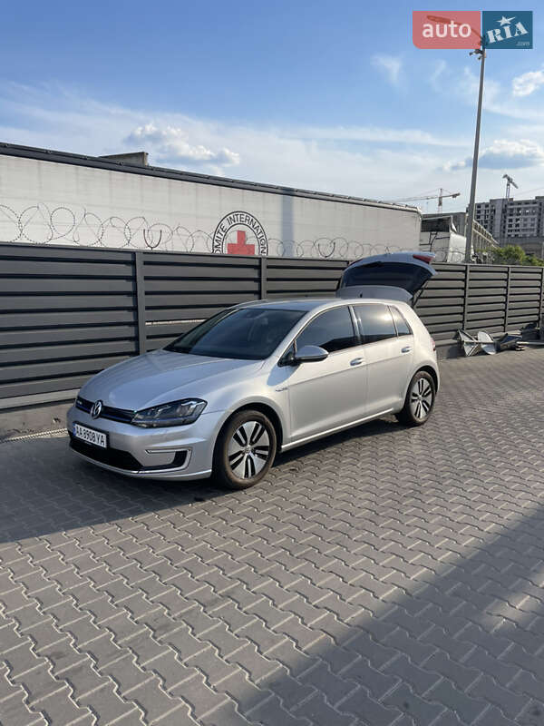 Volkswagen e-Golf 2015