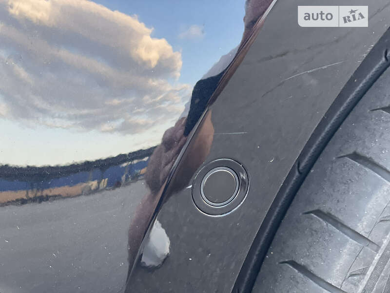 Хетчбек Volkswagen e-Golf 2017 в Харкові