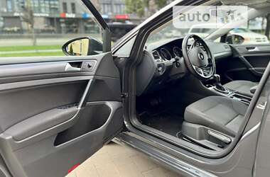 Хэтчбек Volkswagen e-Golf 2020 в 