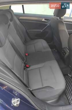 Хэтчбек Volkswagen e-Golf 2017 в 