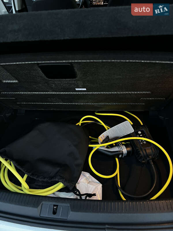 Хетчбек Volkswagen e-Golf 2020 в Івано-Франківську