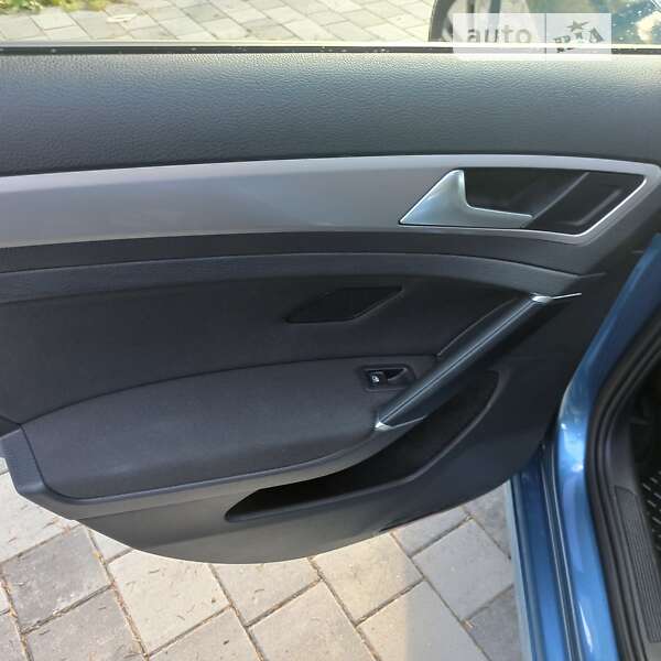 Хетчбек Volkswagen e-Golf 2015 в Старокостянтинові фото 38 Хетчбек Volkswagen e-Golf 2015 в Старокостянтинові