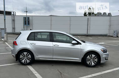 Хетчбек Volkswagen e-Golf 2015 в Києві