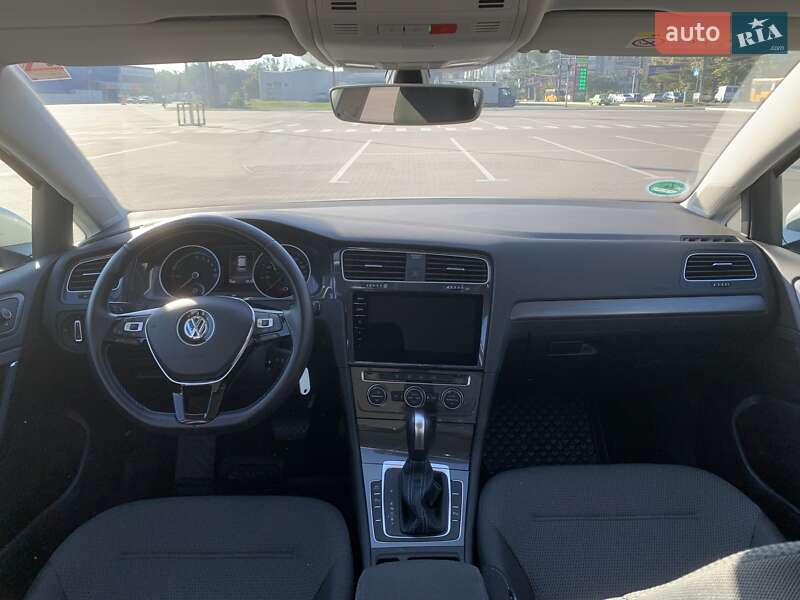 Хетчбек Volkswagen e-Golf 2020 в Хмельницькому фото 16 Хетчбек Volkswagen e-Golf 2020 в Хмельницькому